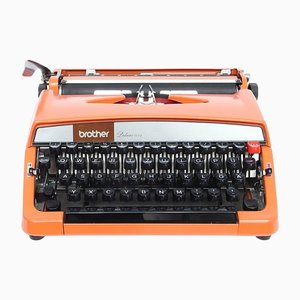 Máquina de escribir de viaje Deluxe 879 de Brother, años 60