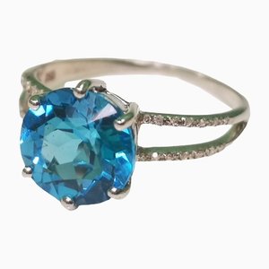Ring aus Weißgold mit Blauem Topas & Diamanten