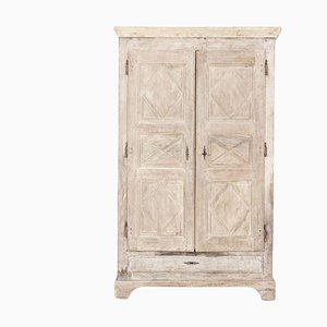 Armoire Rustique en Noyer Blanchi, France, 18ème Siècle