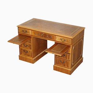 Heller Partner-Schreibtisch aus hellem Nussholz mit zwei Butler-Serviertabletts
