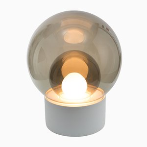 Lámpara colgante mediana de vidrio gris ahumado con base blanca de Sebastian Herkner para Pulpo & Rosenthal