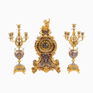 Horloge et Bougeoirs Style Louis XV en Bronze Doré et Émail Cloisonné, Set de 3