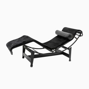 Chaise longue LC4 in pelle nera di Le Corbusier per Cassina, anni '90