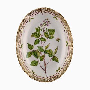 Cuenco Flora Danica ovalado de porcelana pintada a mano de Royal Copenhagen