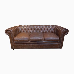 Sofá de tres plazas Chesterfield de cuero marrón con cojín extraíble y relleno de plumas