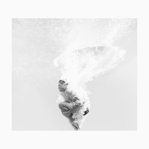 Tara Moore, Man Dive Bombing Into Water, Papel fotográfico