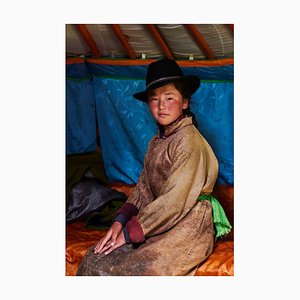 Tuul & Bruno Morandi, Mongolei, Portrait einer jungen Frau, Fotopapier