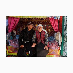 Tuul & Bruno Morandi, Mongolei, Kasachische Nomaden in der Jurte, Fotopapier