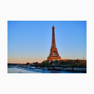 Tuul & Bruno Morandi, Francia, Parigi, veduta generale di Parigi con la Torre Eiffel, carta fotografica