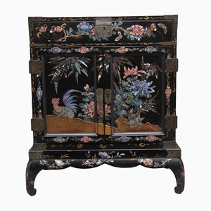 Mueble de mesa japonés con incrustaciones, siglo XIX