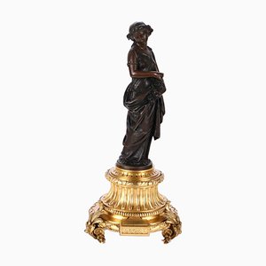 Estatua femenina de bronce de Moreau