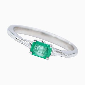 14 Karat White Gold Emerald Diamond Ring