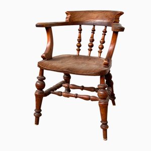 Antiker Stuhl aus Holz