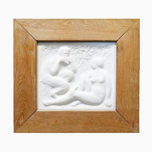 Escultura en bajorrelieve de mármol de Carrara, Pan y Nymphe firmados Larrieu