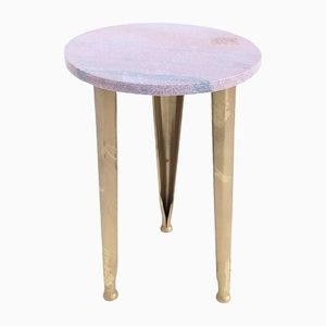 Dreibein Tisch mit rosa Steinplatte