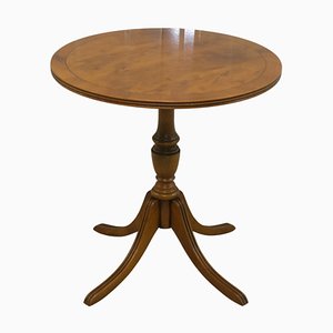 Victorian Walnut Side Table in Light Brown Colour