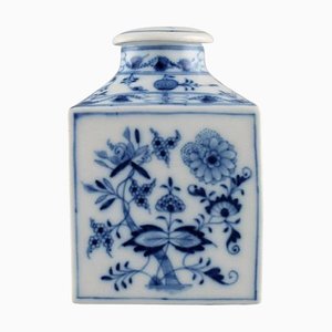 Antique Stadt Blue Onion Tea Caddy in Hand Painted Porcelain from Meissen