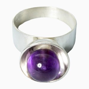 Silver and Amethyst Ring by Turun Hopea