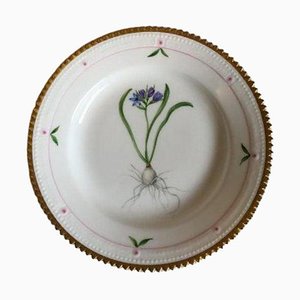 Flora Danica No 735/3551 Cake Plate from Royal Copenhagen