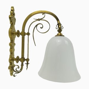 Große französische Messing Wandlampe, 1920er