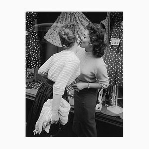 Thurston Hopkins,/Getty Images, Queen of Soho, 1956, Papier Photographique