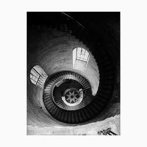 Fox Photos/Getty Images, Spiral Staircase, 1937, Papier Photographique