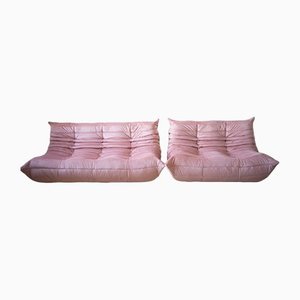 Juego de sofás de dos y tres plazas Togo de terciopelo rosa perla de Michel Ducaroy para Ligne Roset, años 70. Juego de 2