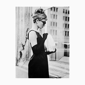 Keystone Features / Getty Images, Lunch on Fifth Avenue, 1961, Schwarz-Weiß-Fotografie