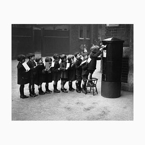 Fox Fotos / Getty Images, Post Queue, 1926, Schwarz-Weiß-Fotografie