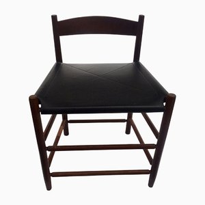 Stuhl aus Nussholz & schwarzem Leder von Gianfranco Frattini für Bernini
