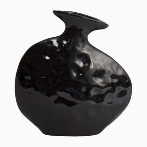 Shiny Black Flat Vase von Project 213a
