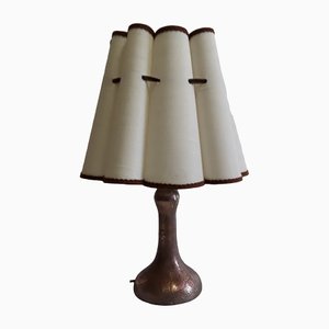 Lampe de Bureau Art Nouveau avec Base en Cuivre Plaqué Argent et Abat-Jour en Tissu Beige avec Rubans Marrons