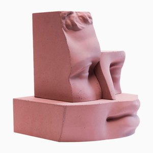 Scultura Hermes rosa in cemento