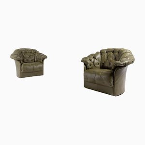Chesterfield Style Green Leather Club Chairs from Skippers, Set of 2