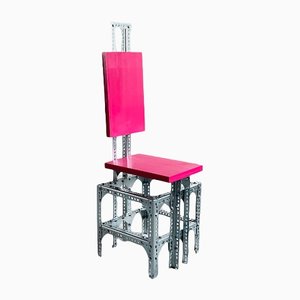 Moderner skulpturaler Stuhl