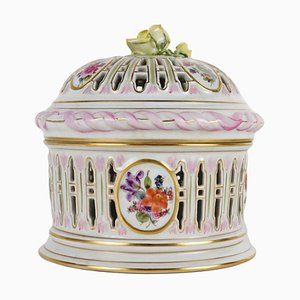 Porcelain Box with Lid