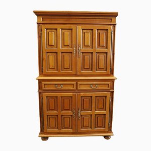 Kleiderschrank aus Eiche im kastilischen Stil