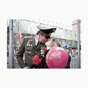 Didier Bizet, A Couple Kissing on Tverskaya Avenue, Moscow, 2011, Photographic Fine Art Print
