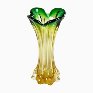 Italienische Mid-Century Vase aus grün-gelbem Muranoglas, 1960