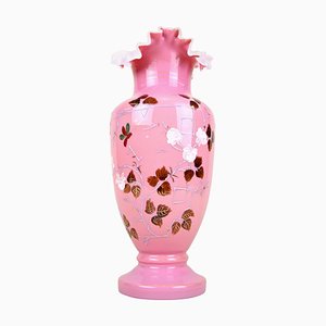 Antike österreichische Vase aus rosa Glas mit Emailmalerei, 1890