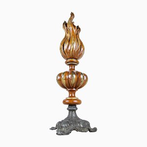 Österreichische handgeschnitzte Fackelskulptur aus Holz mit Flamme, 1880