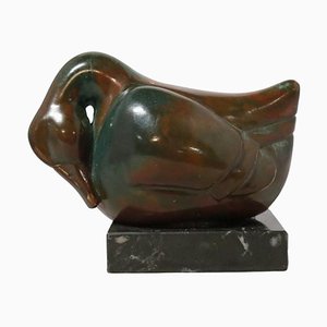 Escultura de pato en bronce
