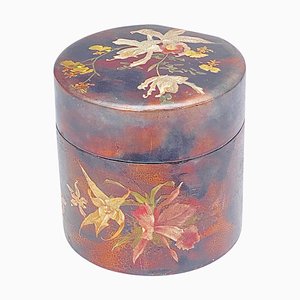 Caja japonesa cilíndrica pintada en marrón con decoración floral