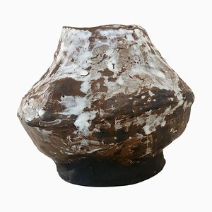Brown Morandi Vase by Ade Clèves