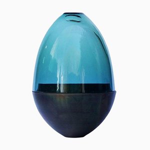 Blaugrün und Messing Patina Hommage an Faberge Jewellery Egg Vase von Pia Wüstenberg