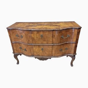 18th Century Chest of Drawers in Walnut