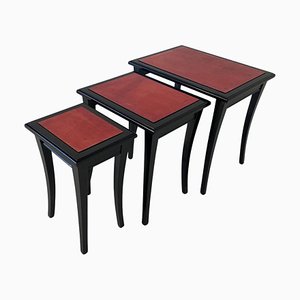 Tavolini a incastro Art Déco in pergamena rossa e lacca nera, Italia, set di 3