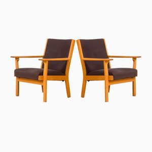 Oak GE 181 Easy Lounge Chairs in Grey Alcantara by Hans J. Wegner for Getama, Denmark, 1970s, Set of 2