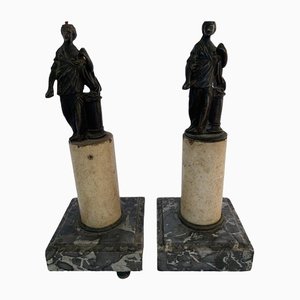 Figuras neoclásicas antiguas de bronce y mármol gris. Juego de 2
