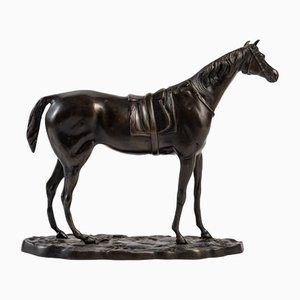Scultura in bronzo di un cavallo da corsa di John Willis Good
